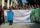 পঞ্চগড়ে চিনিকল রক্ষার দাবীতে বিক্ষোভ ও স্বারকলিপি প্রদান