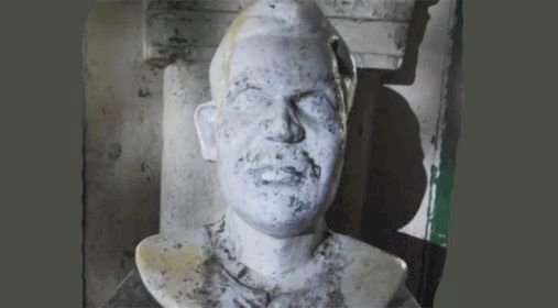 মধুদার ভাস্কর্যে দুর্বৃত্তদের ভাংচুর!