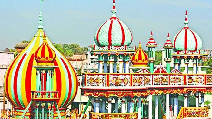 নান্দনিক স্থাপনায় টিকে আছে চট্টগ্রামের তাজ মসজিদ