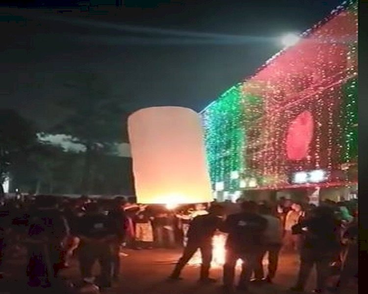 আতশবাজি ও ফানুস উড়িয়ে নতুন প্রজন্মের বিজয় দিবস উদযাপন