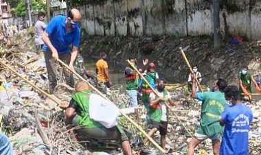 খাল উদ্ধারে মেয়র আতিকের হুশিয়ারি