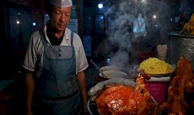 উইঘুর বন্দি শিবিরে দুই ব্যাবসায়ীর সন্ধান