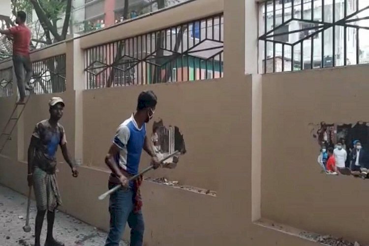 খাল দখল: ভাঙ্গা হল ৩টি বাড়ী ও ১২টি ব্রিজ