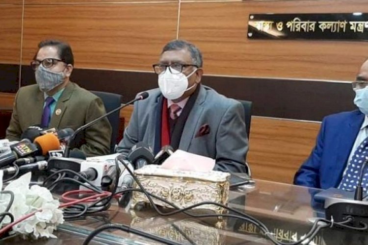 জোর করে ভ্যাকসিন দেওয়া হবে না: স্বাস্থ্যমন্ত্রী