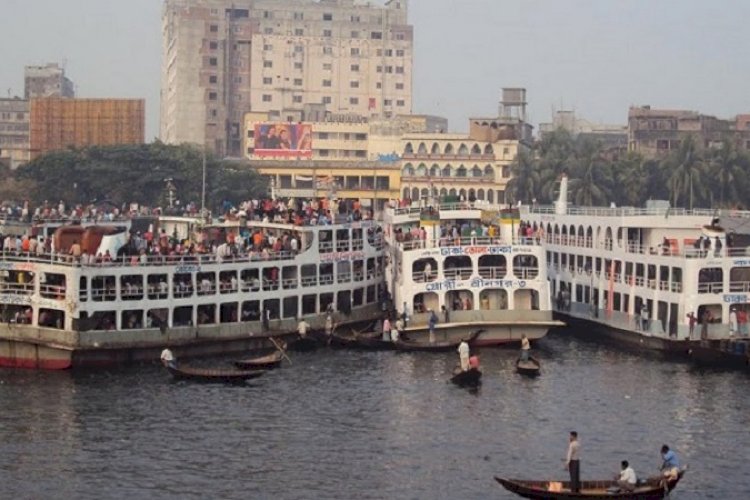 পূর্ব ঘোষণা ছাড়াই লঞ্চ চলাচল বন্ধ
