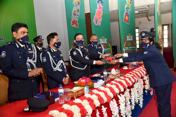 উন্নত বাংলাদেশের পুলিশ হওয়ার জন্য নবীন কর্মকর্তাদের প্রতি আইজিপি'র আহ্বান
