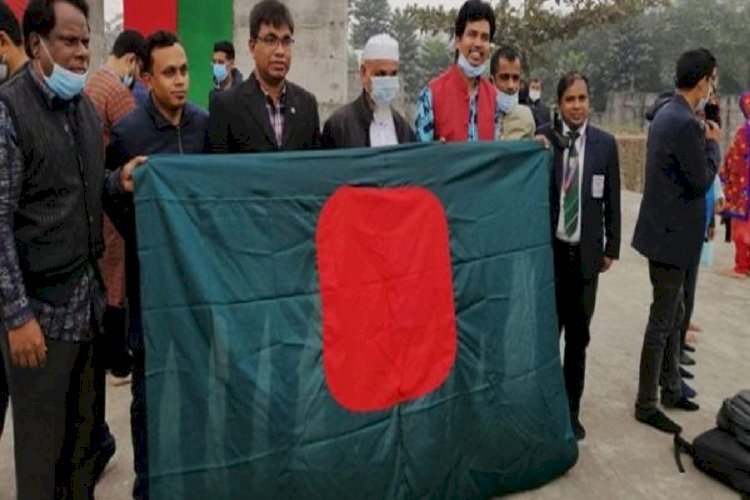 বেরোবিতে পতাকা অবমাননাকারী শিক্ষকদের শাস্তির দাবি