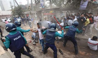 প্রেসক্লাবে বিএনপির বিক্ষোভ সমাবেশে পুলিশের লাঠিচার্জ