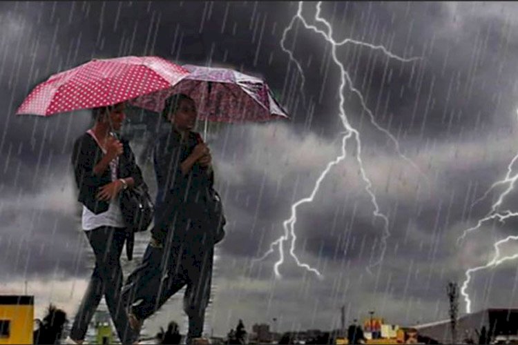 আগামী ২৪ ঘণ্টায় বজ্রসহ বৃষ্টির সম্ভাবনা