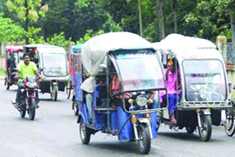 সড়ক নিরাপত্তায় অটোরিকশা আসছে রেজিস্ট্রেশনের আওতায়