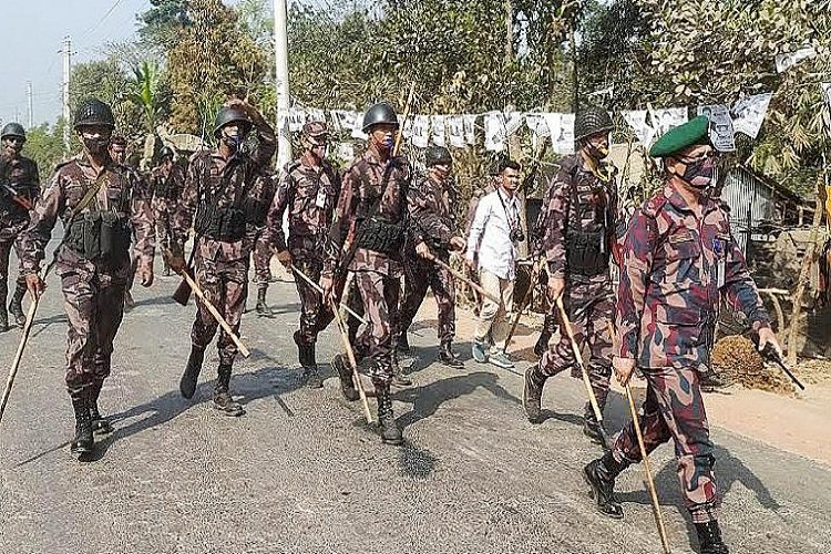 ঝিনাইদহে ভোটকেন্দ্রে ধাওয়া পাল্টাধাওয়া, আহত ৬