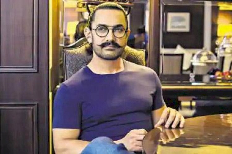 যে কারণে মোবাইল ফোনে বিরক্ত আমির খান