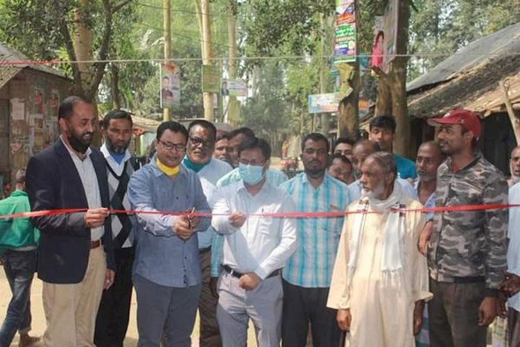 পলাশবাড়ীতে রাস্তায় ইটের সোলিং প্রকল্পের উদ্বোধন