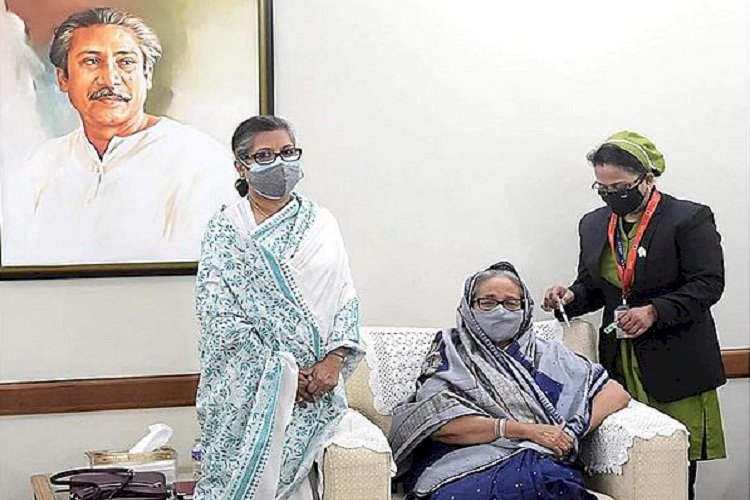 টিকা নিয়েছেন প্রধানমন্ত্রী