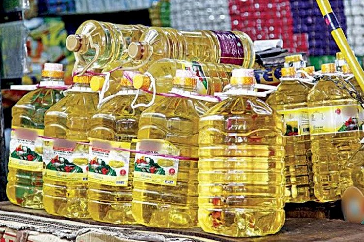 ফের বাড়লো ভোজ্যতেলের দাম!