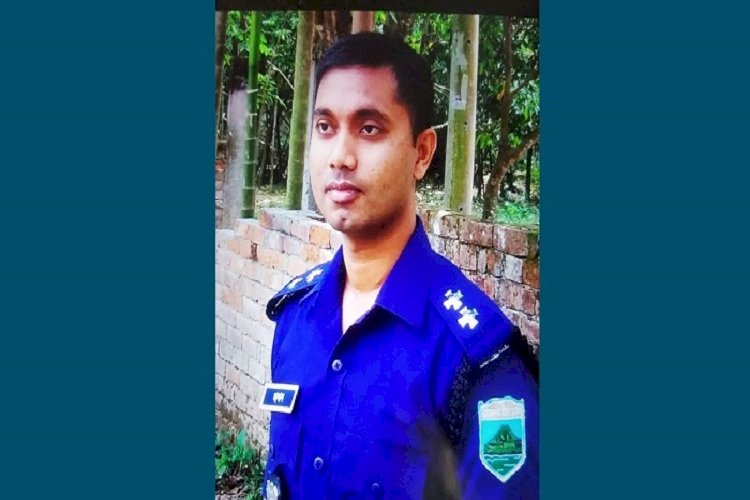 থানার ছাদে মাথায় গুলি করে এসআইয়ের আত্মহত্যা