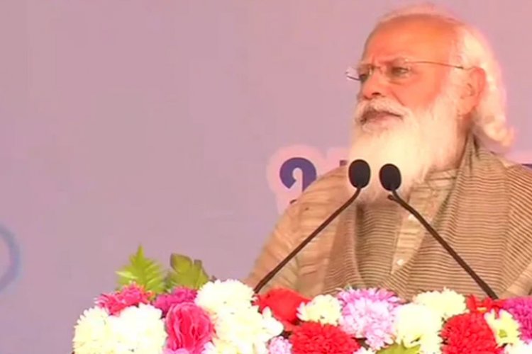 করোনা টিকা বাংলাদেশে পৌঁছানোর দায়িত্ব নিয়েই কাজ করছে ভারত : মোদি