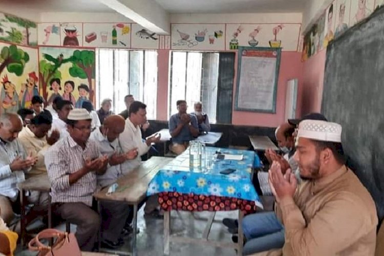 পলাশবাড়ী শিক্ষা অফিসার অহিদুজ্জামানের রোগ মুক্তি কামনা