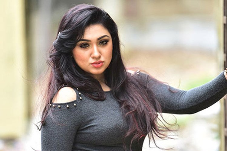 কলকাতার সিনেমার মাধ্যমে অভিনয়ে ফিরছেন অপু