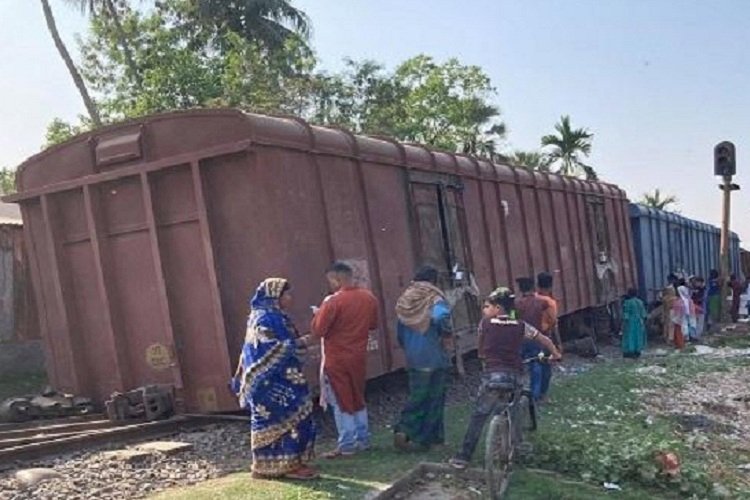 কুষ্টিয়ায় ট্রেনের বগি লাইনচ্যুতির ঘটনায় তদন্ত কমিটি