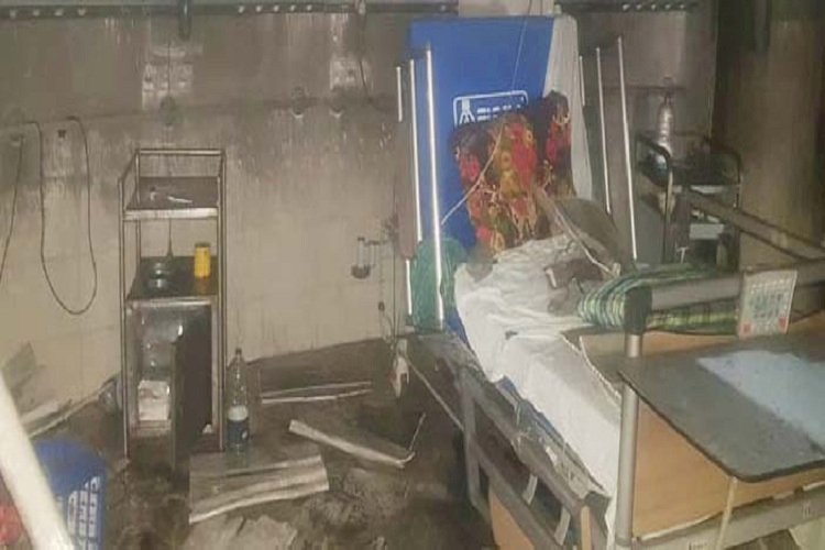 ঢামেকে করোনা ওয়ার্ডের আইসিইউতে অগ্নিকাণ্ড, তিনজনের মৃত্যু