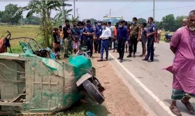 ‘খিচায়’ ট্রাক-অটোরিকশা মুখোমুখি সংর্ঘষে নিহত ৩