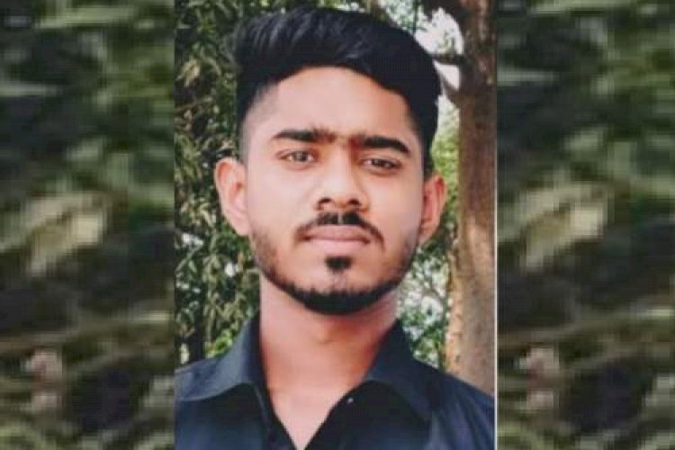 প্রেমিকাকে না পেয়ে আত্মহত্যা স্কুল ছাত্রের