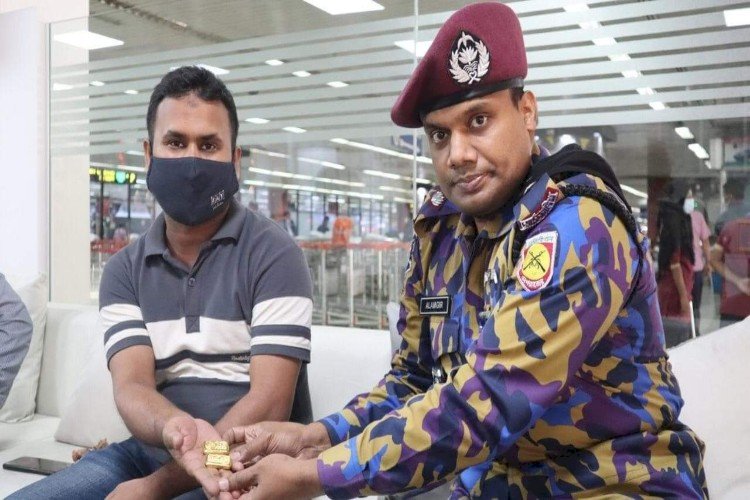 দুবাই প্রবাসীর সাড়ে ১১ লাখ টাকার সোনার বার উদ্ধার