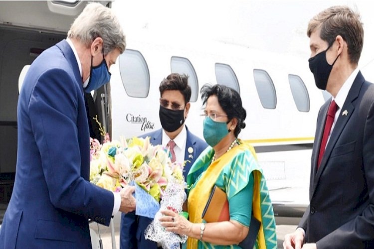 বিশ্ব জলবায়ু সম্মেলনে প্রধানমন্ত্রীকে আমন্ত্রণ জানাতে ঢাকায় জন কেরি