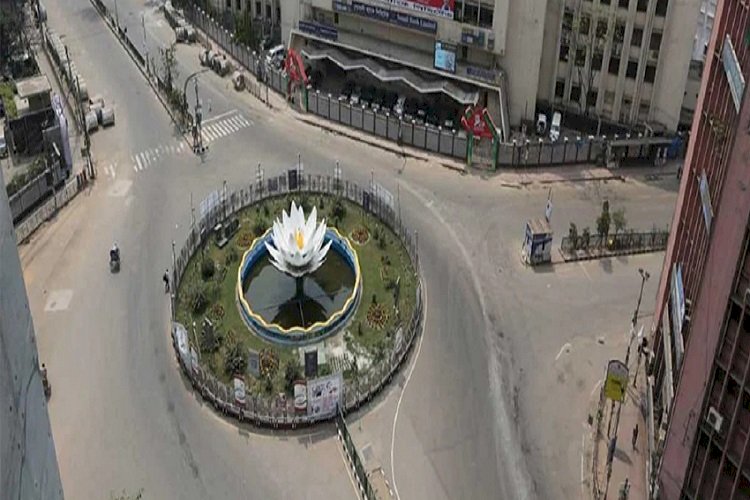 লকডাউন আর বাড়ছে না