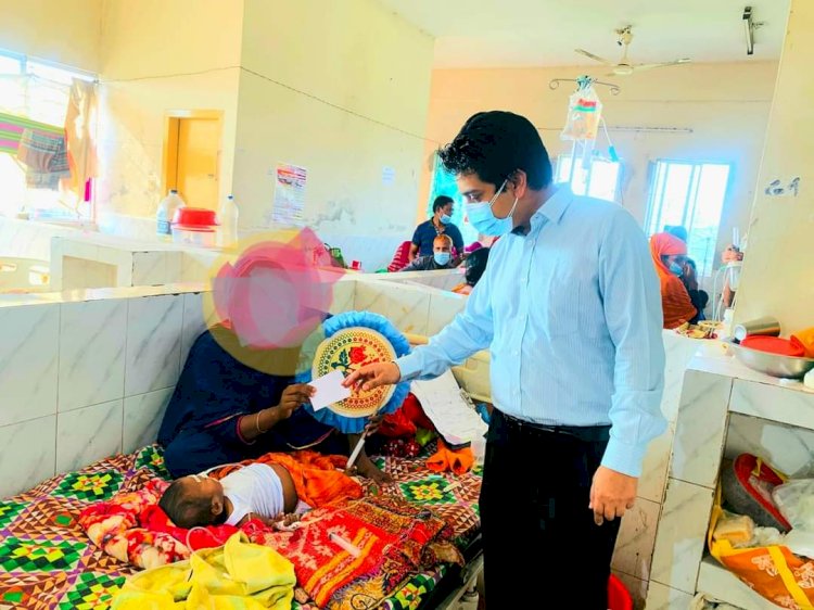 রিকশায় ঠাকুরগাঁও থেকে আসা অসুস্থ শিশুর চিকিৎসার দায়িত্ব নিলেন রংপুরের ডিসি