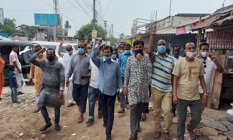 রক্ত দিলেও পানি দেবে না ফুলতলাবাসী