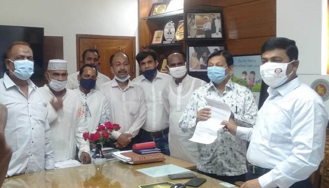 ফুলতলাবাসী ফুঁসে উঠেছে, পানি রক্ষায় ডিসির কাছে স্মারকলিপি