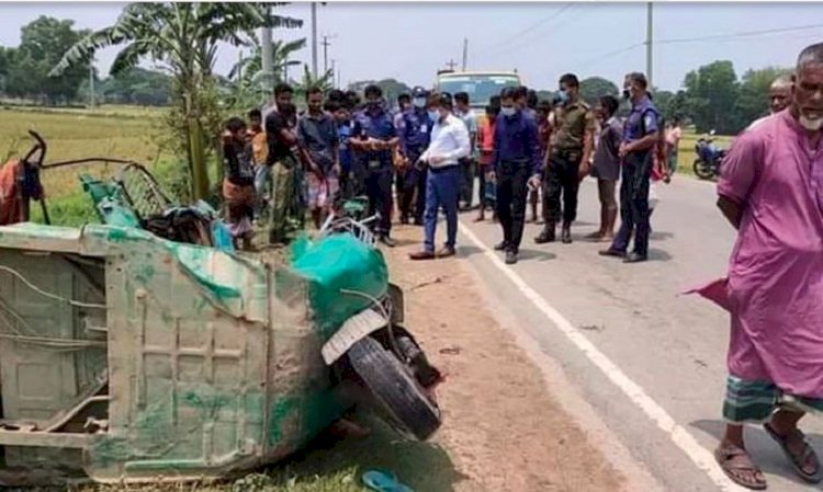 ‘খিচায়’ ট্রাক-অটোরিকশা মুখোমুখি সংর্ঘষে নিহত ৩