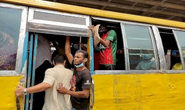 স্বাস্থ্যবিধি মানতে উদাসীন তবে, চিরচেনা রুপে ফিরেছে শহর!