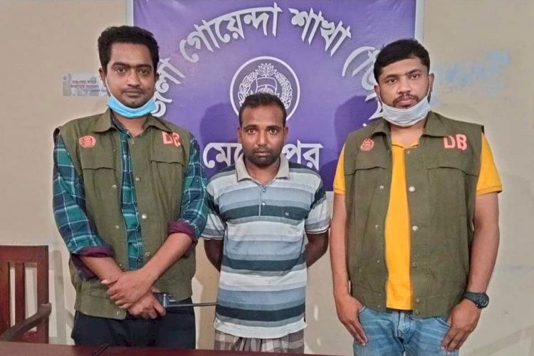 গাংনীতে গাঁজা সহ মাদক ব্যাবসায়ী আটক