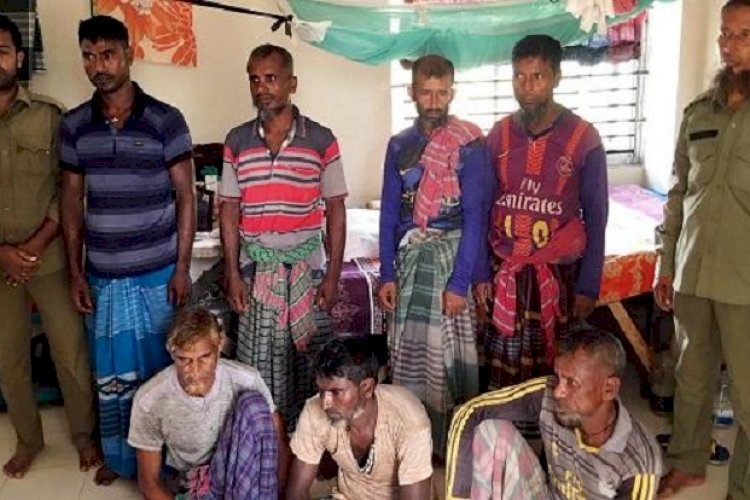 মধুতে ভেজাল দেওয়ার অভিযোগে ১৫ বস্তা চিনিসহ ৭ মৌয়াল আটক