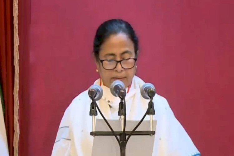 শপথ নিলেন মমতা বন্দোপাধ্যায়