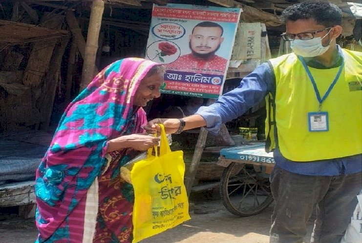 মোংলায় ফুডব্যাংকিং বাগেরহাট কল্যাণ সংস্থার ‘ঈদ উপহার’ বিতরণ