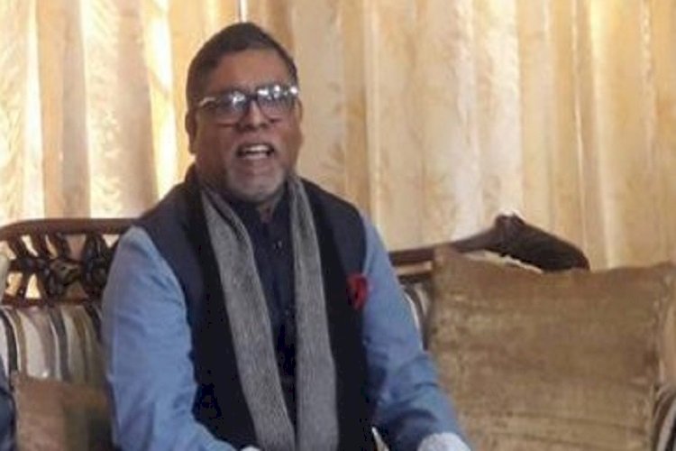 আমলার হাতে হেনস্থার শিকার সাংবাদিককেই উল্টো দায়ী করলেন স্বাস্থ্যমন্ত্রী