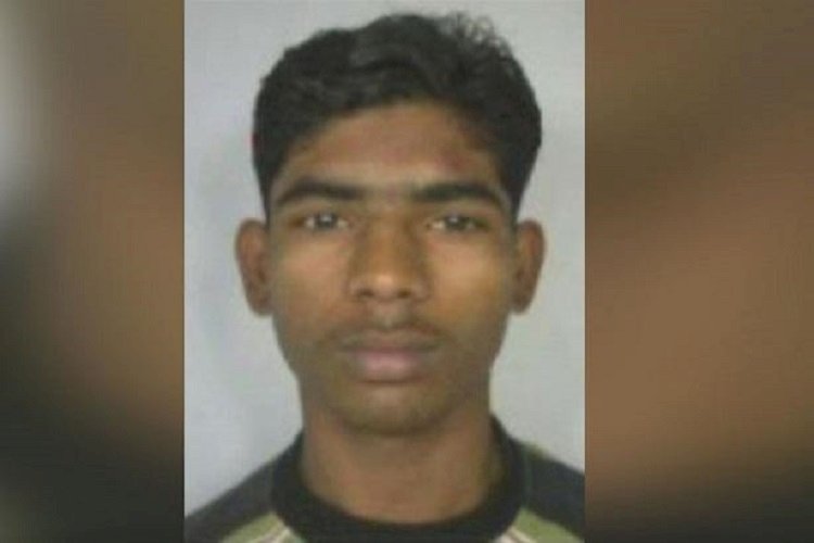 ছেলের সামনে বাবাকে কুপিয়ে হত্যা : আসামি মানিক ‘বন্দুকযুদ্ধে’ নিহত