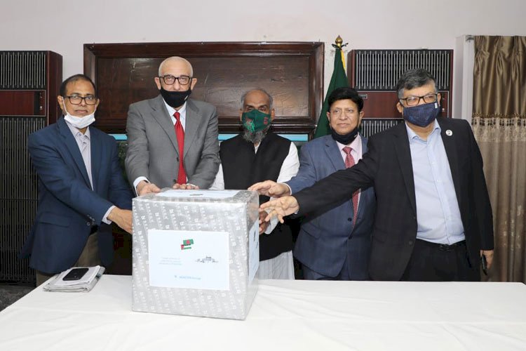 ফিলিস্তিনের জন্য বেকন ফার্মাসিটিকলসের ঔষধ গ্রহণ পররাষ্ট্রমন্ত্রীর