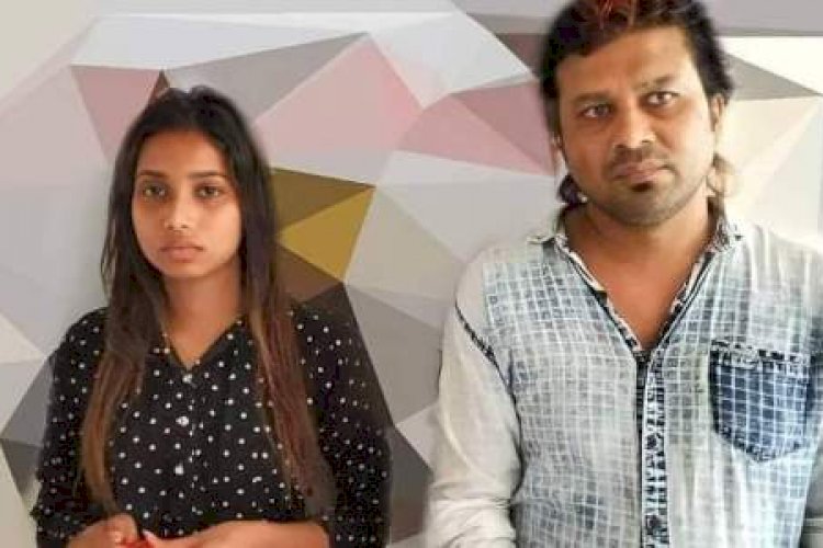আপত্তিকর অবস্থায় দুই টিকটক মডেল আটক