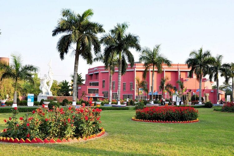 পরিবেশ দূষণ রোধে সবাইকেই এগিয়ে আসার আহবান