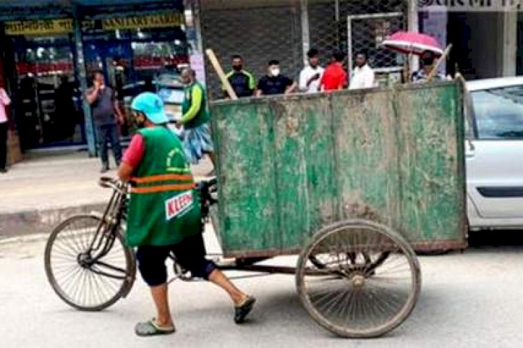 ময়লার বিল : বৃদ্ধার মাথা ফাটালেন ছাত্রলীগ নেতা