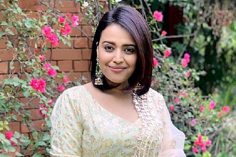 এবার অভিনেত্রী স্বরার বিরুদ্ধে থানায় অভিযোগ