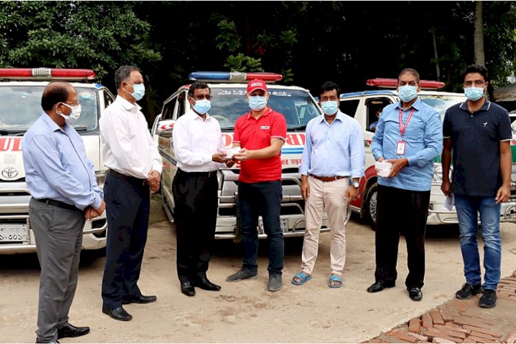 কোভিড-১৯ মোকাবেলায় এ্যাম্বুলেন্স ও অক্সিমিটার দিল রেড ক্রিসেন্ট