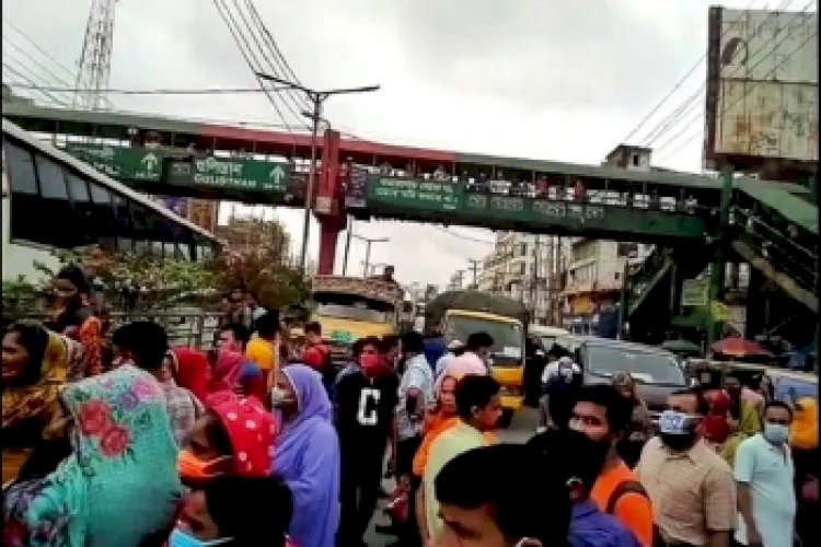 গণপরিবহন বন্ধে ঢাকা-আরিচা মহাসড়কে শ্রমিকদের বিক্ষোভ