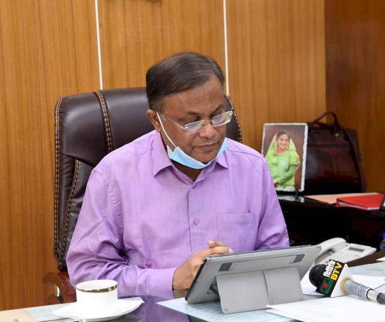 করোনার মাঝেও এগিয়ে যাচ্ছে দেশ, অকুতোভয় গণমাধ্যমকর্মীরা