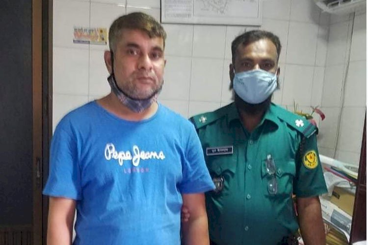 ধোলাইখালে রিক্সাওয়ালাকে নির্যাতনকারী পুলিশের কব্জায়